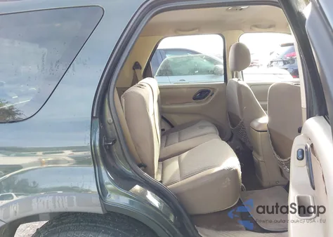 2004 Ford Escape Xlt z USA, uszkodzony, nr VIN 1FMYU03124KA46852